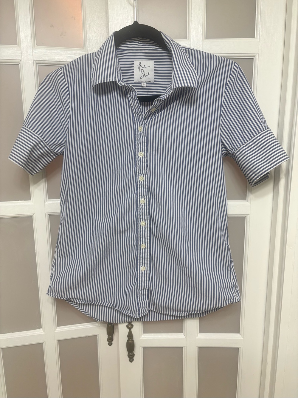 The Shirt Rochelle Behrens Short Sleeve No Gape Button Down Blue Stripe S $137